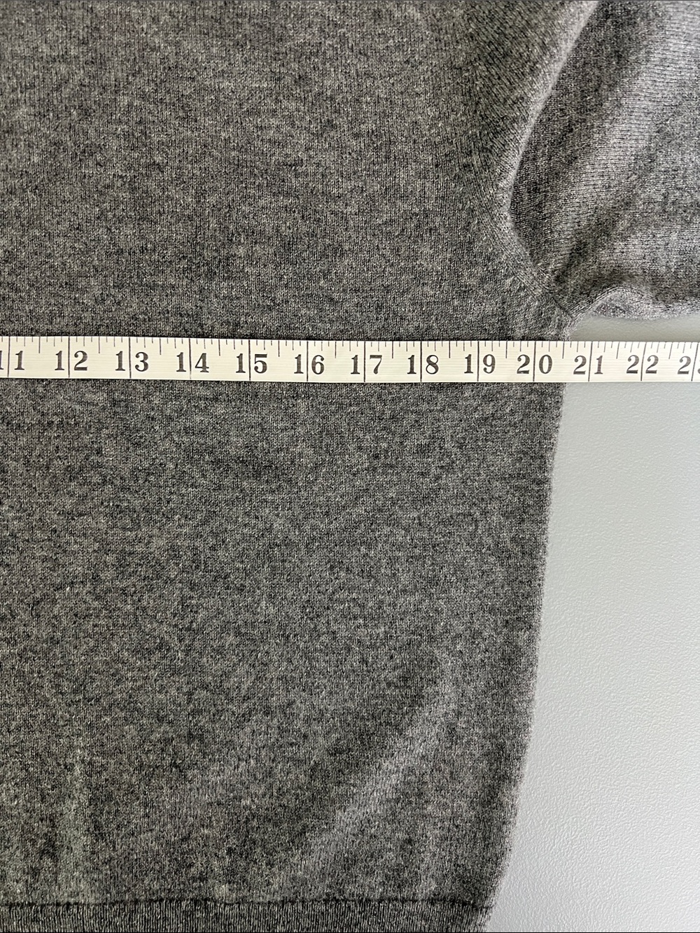 New Everlane CASHMERE SLIM CREW SWEATER Heather Charcoal Size L - Picture 9 of 12